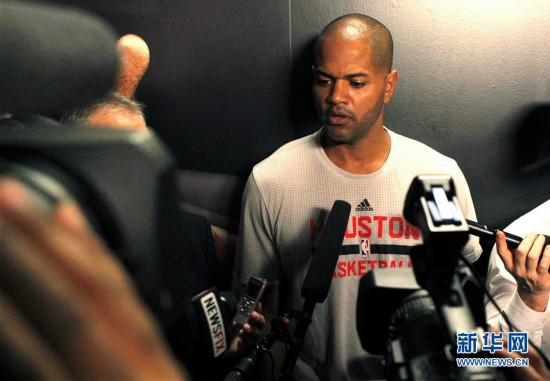  里昂主教练突遭下课，助教暂代指挥权  