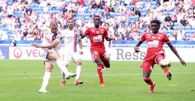  法甲半程盘点：巴黎领跑优势缩水，三匹升班马占据前十席位  